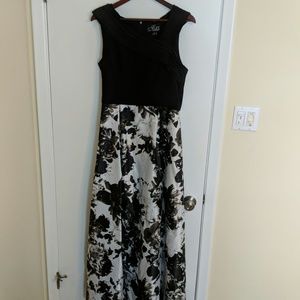 Alex Evenings Black & White Floral Gown Size 12